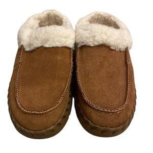 Muk Luks Faux Suede Loafer Slippers Brown Faux Fur Lined Rubber Sole Size 6